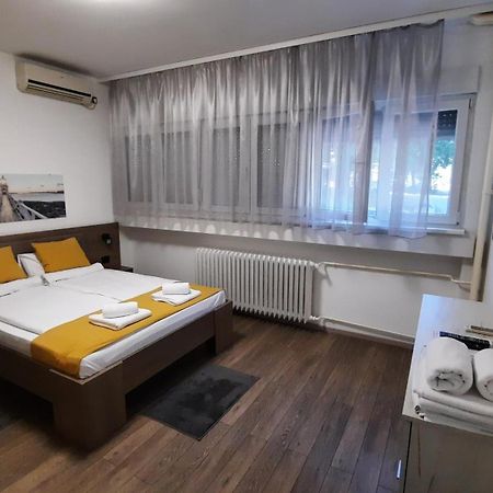 Apartman Pavlovic 1 Dedinje 외부 사진